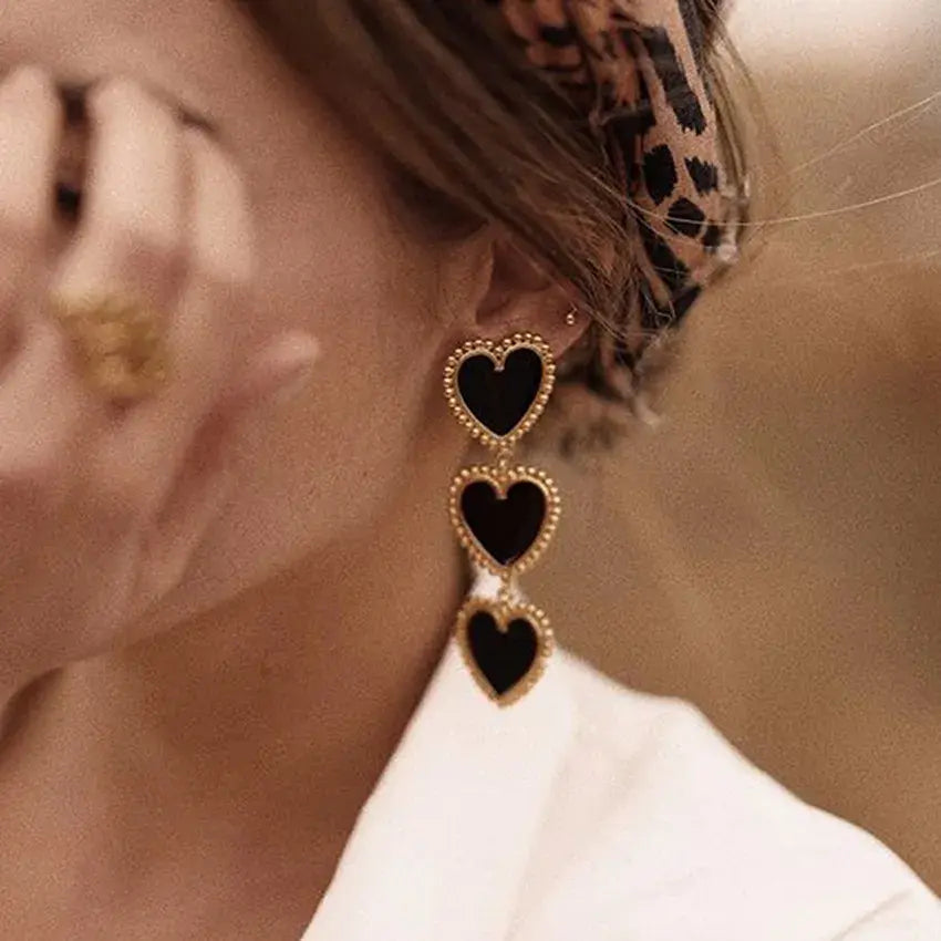 Vintage dangling heart earrings