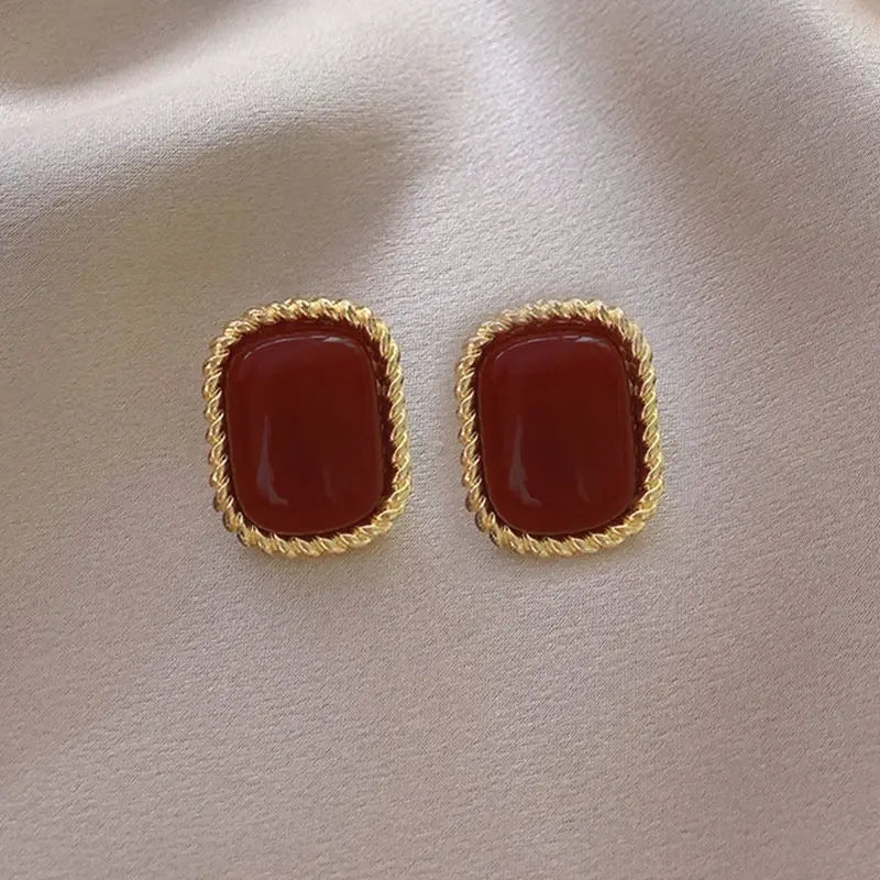 Elegant red-gold earrings