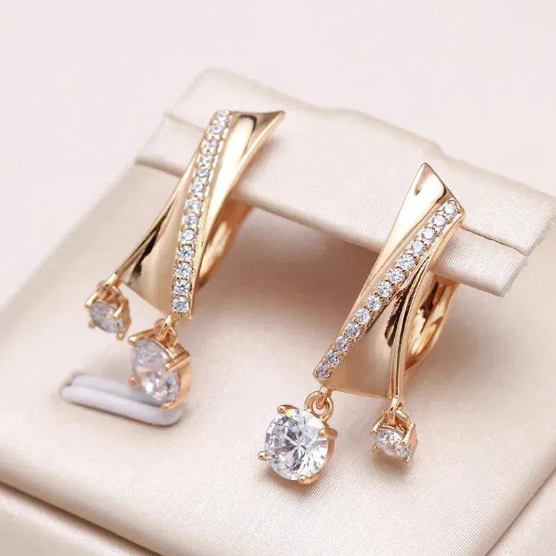 Elegant zirconia earrings in gold with droplets