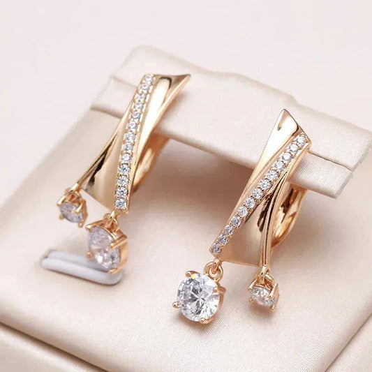 Elegant zirconia earrings in gold with droplets