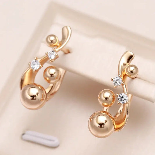 Elegant Zircon Earrings in Gold