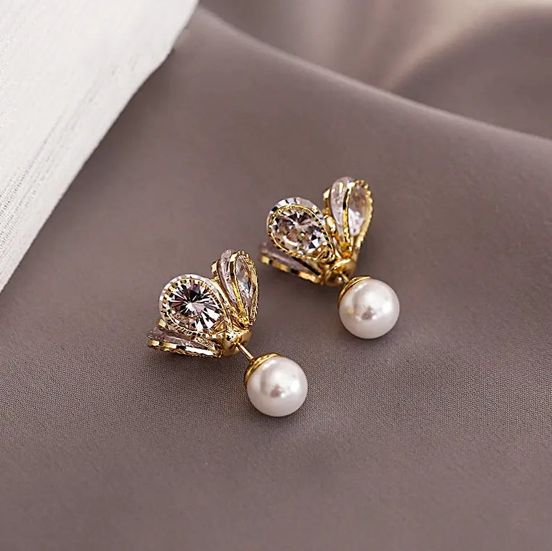 Elegant Light Flower Pearl Earrings