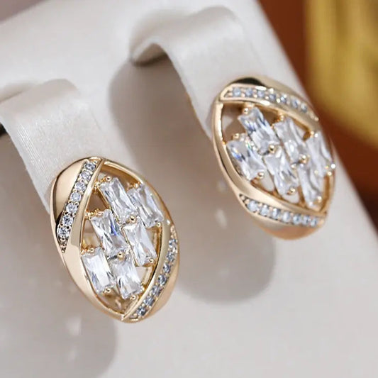 Elegant round white crystals in gold earrings